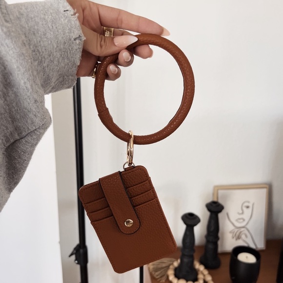 Accessories - SOLD ❌ Tan Card Wallet Key Ring